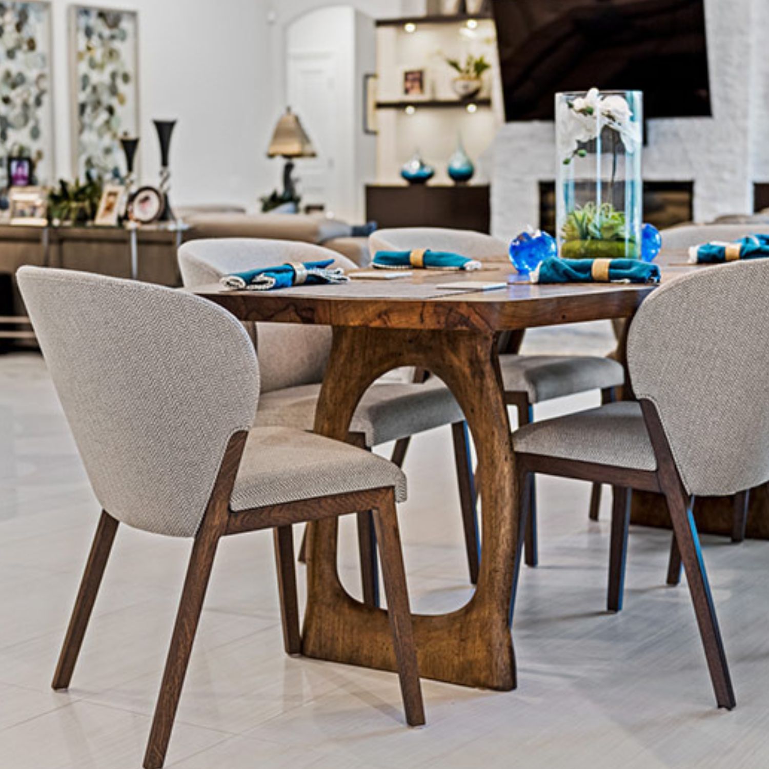 Home Decorator in Apollo Beach, FL.